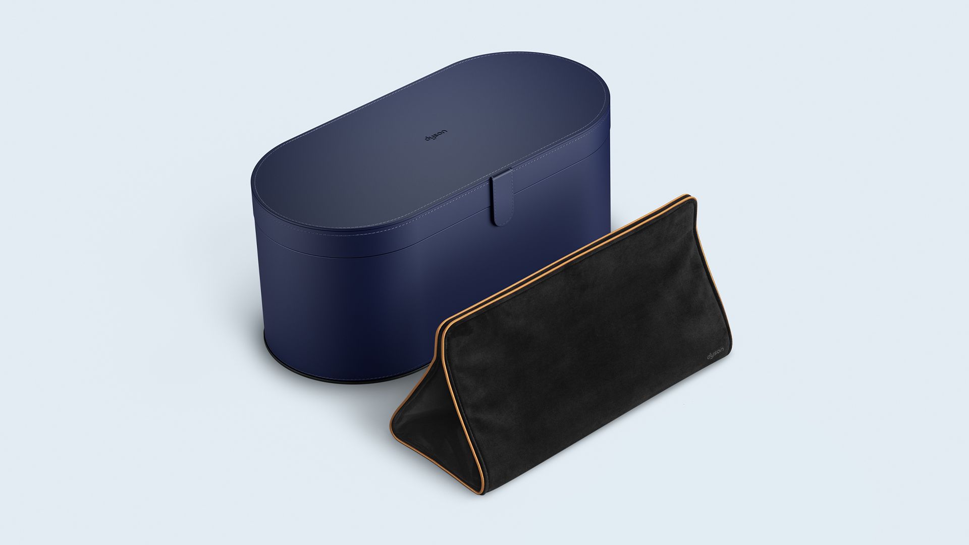 Dyson-designed presentation case and travel pouch