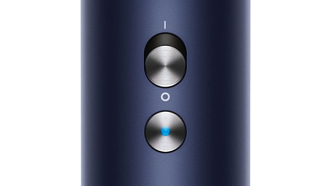 Close-ups of Supersonic's control buttons.