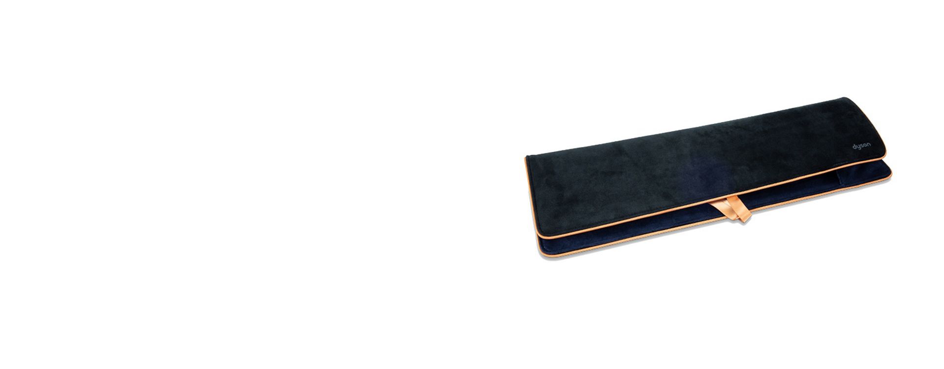 Une vue de face de la pochette de voyage noire pour Dyson Airstrait™