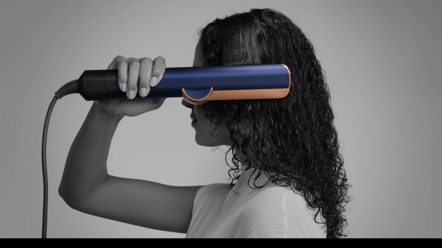 Cost outlet of straightener