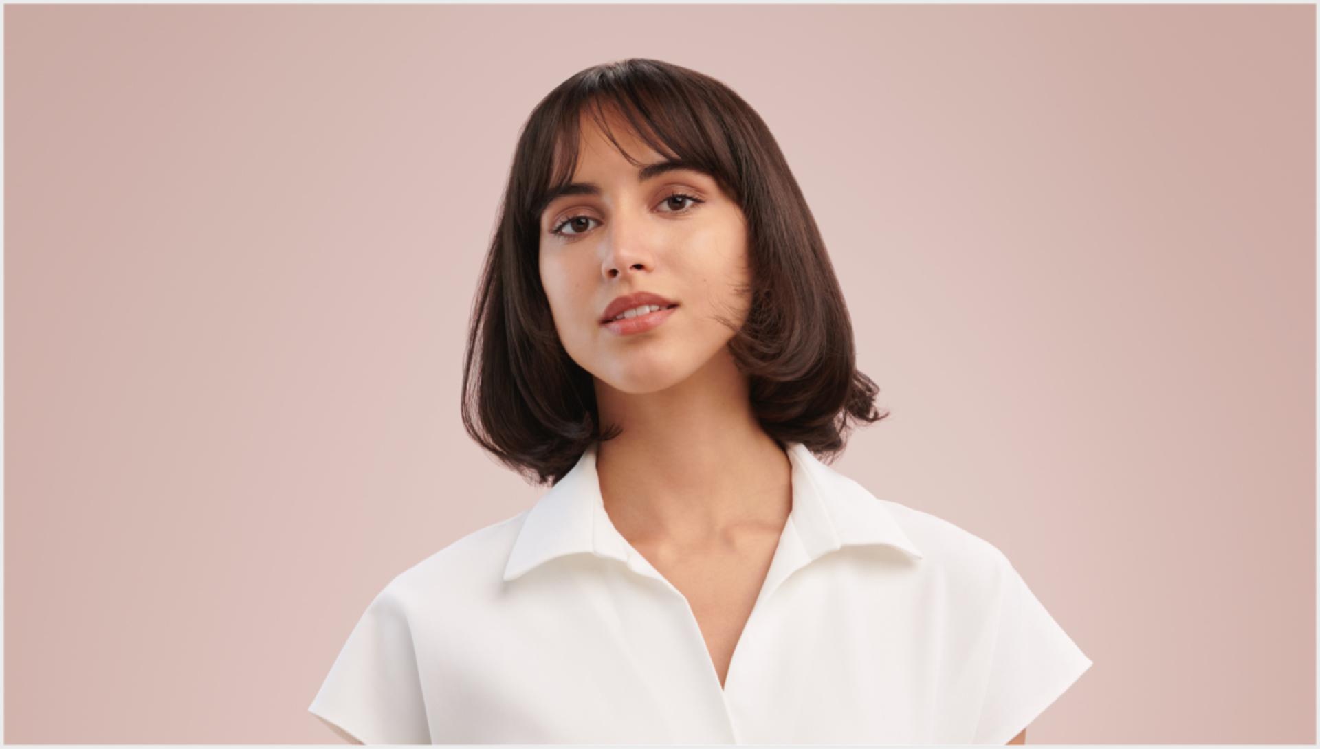 Video memperlihatkan cara mendapatkan gaya rambut french chic