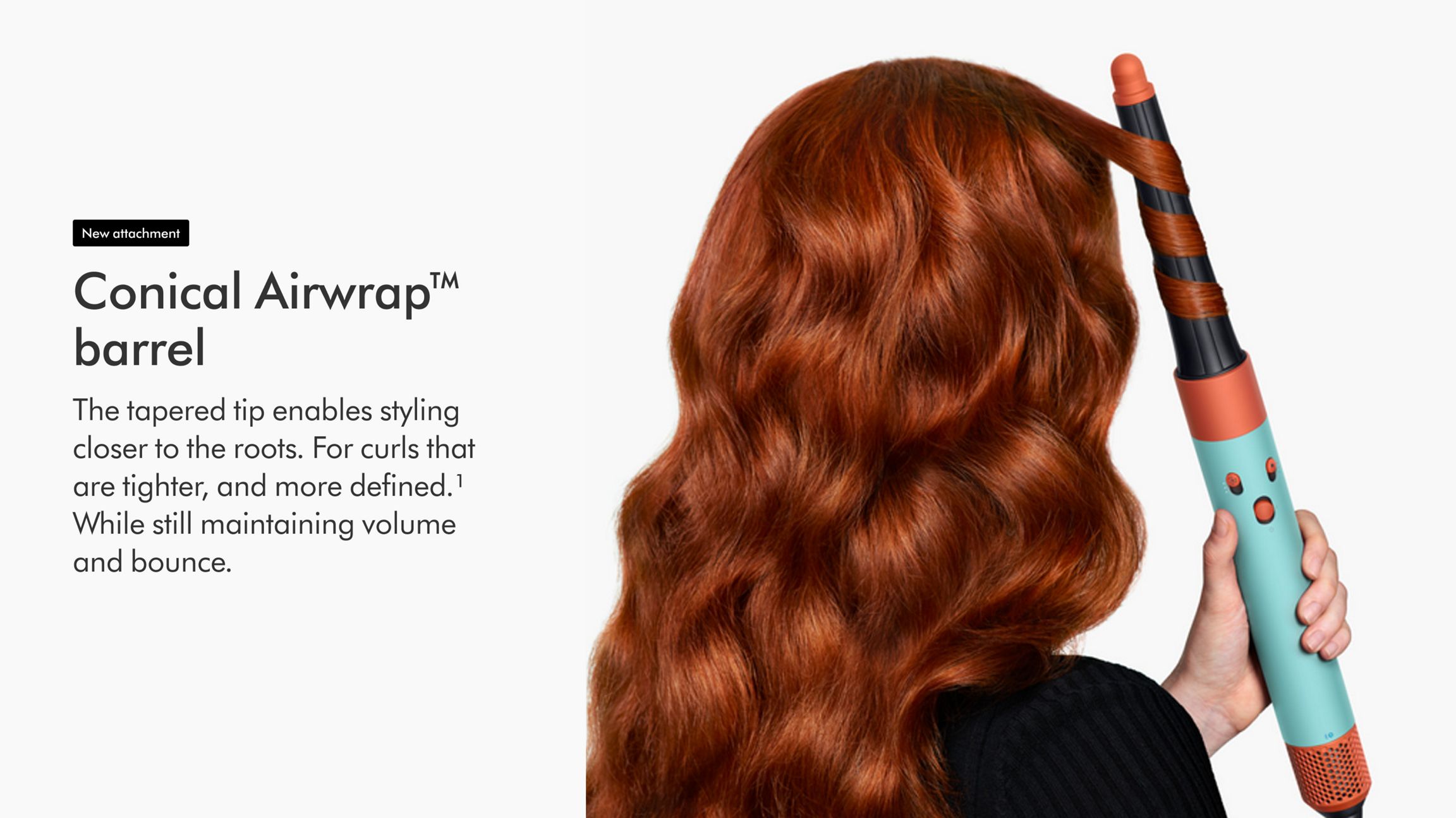 Dyson HS08 Airwrap i.d. multi-styler and dryer Straight+Wavy (Ceramic Patina/Topaz) 15 View of back of woman’s hair as she curls it with the Dyson Airwrap ID.