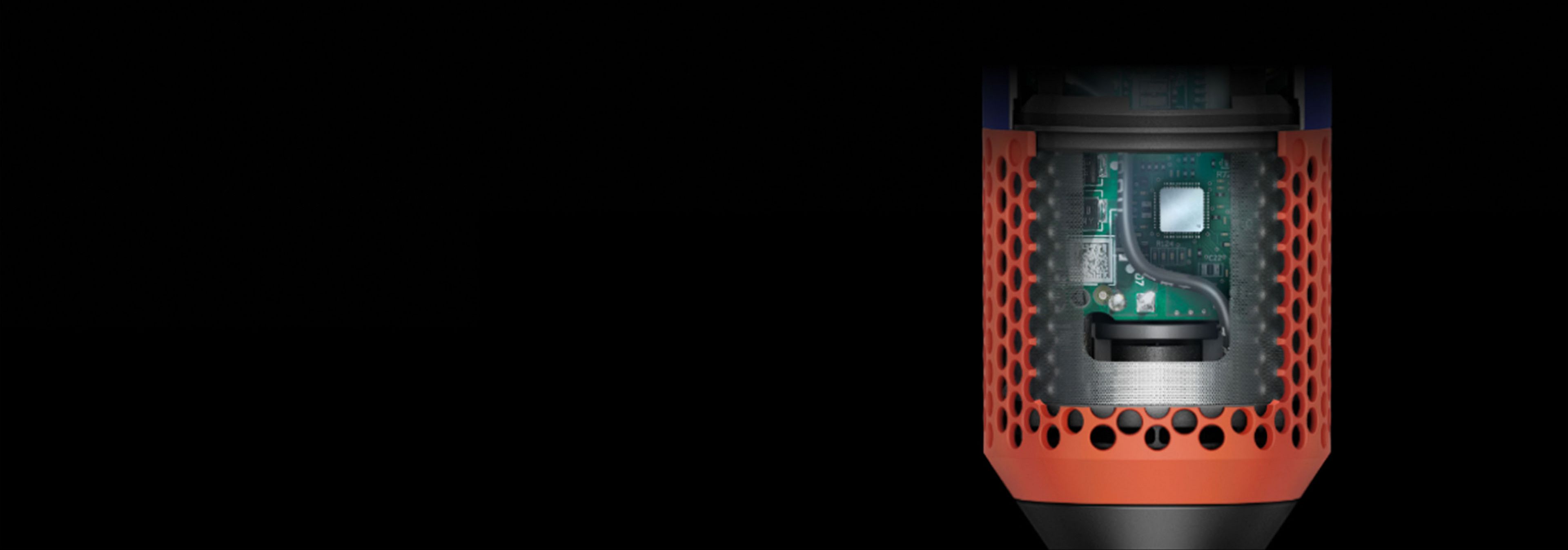 Вигляд у розрізі інтелектуальної системи регулювання температури всередині Airwrap. Фрагмент мультистайлера та сушарки Dyson Airwrap id із інтелектуальною технологією контролю тепла.