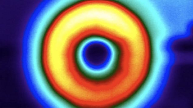 Image thermique d'un flux d'air plus froid provenant de l'embout de séchage doux.