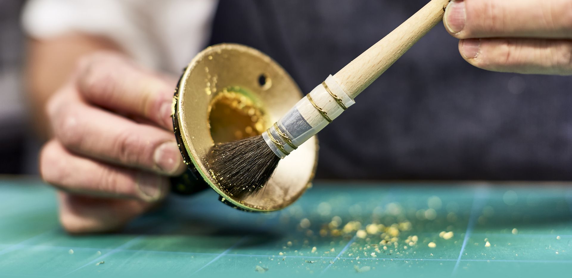 Asciugacapelli Supersonic con finitura foglia oro a 23,75 carati applicata