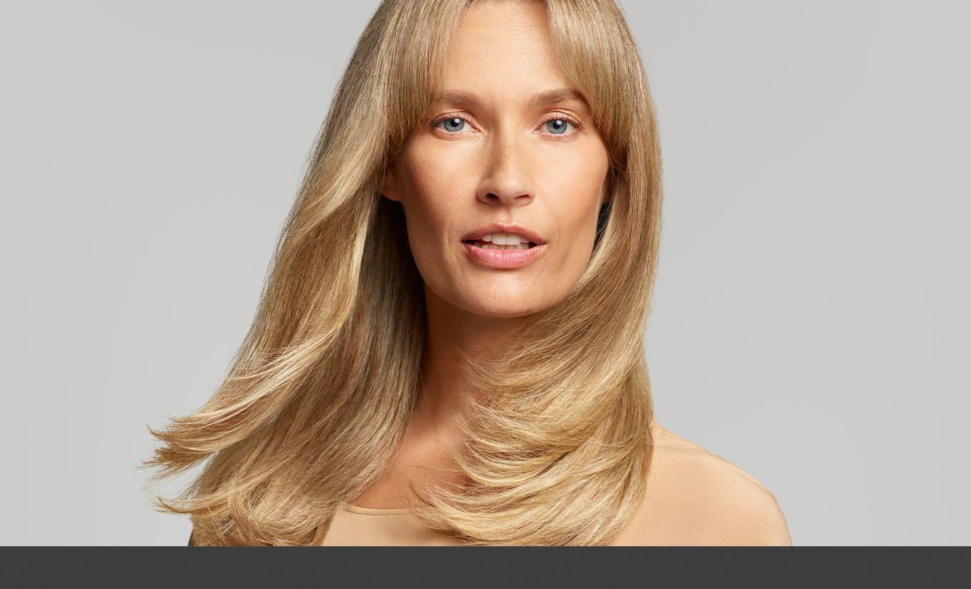 Female model with blonde hair