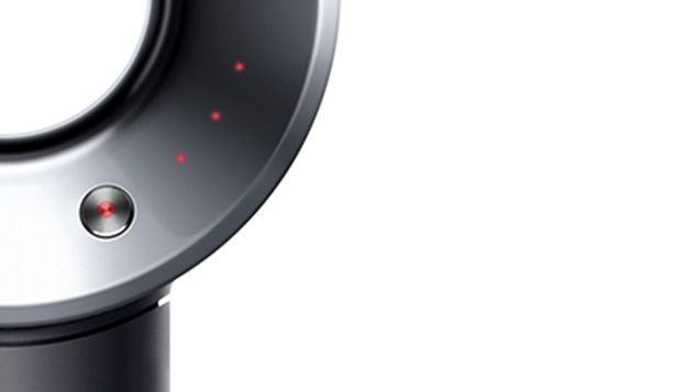 Close-ups of Supersonic's control buttons.