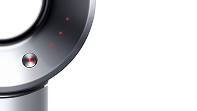 Close-ups of Supersonic's control buttons.