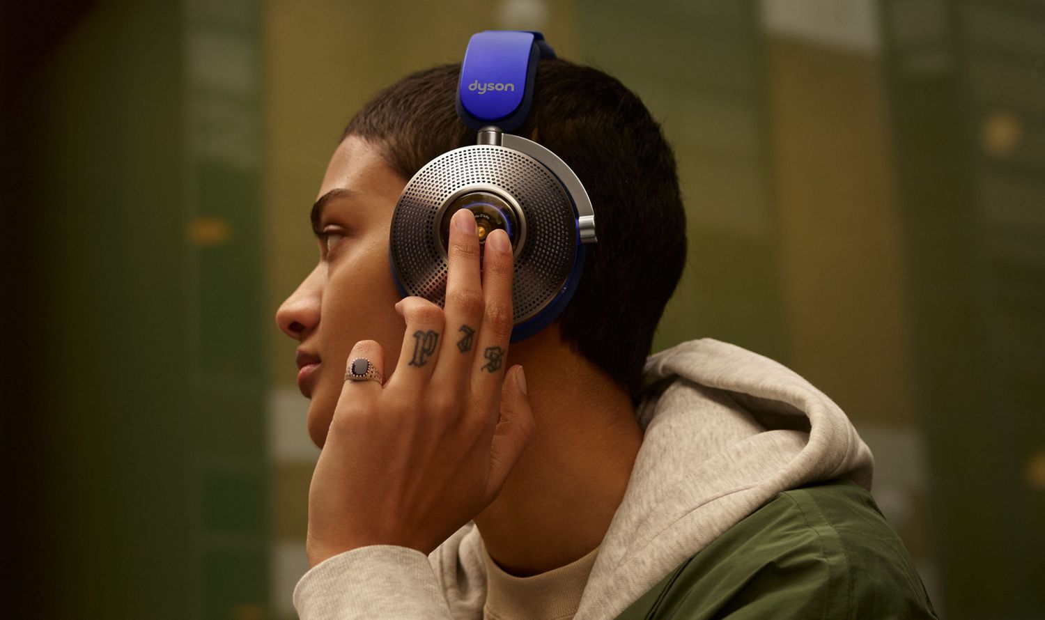 Zone™ air-purifying headphones | Dyson US