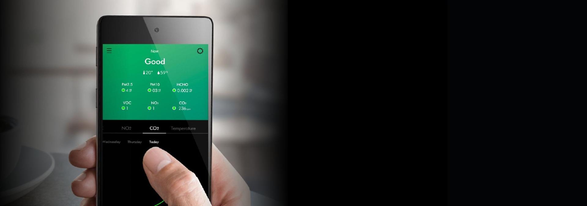 يوفر تطبيق MyDyson نظرة عامة على جودة الهواء ودرجة الحرارة والرطوبة من أي مكان.