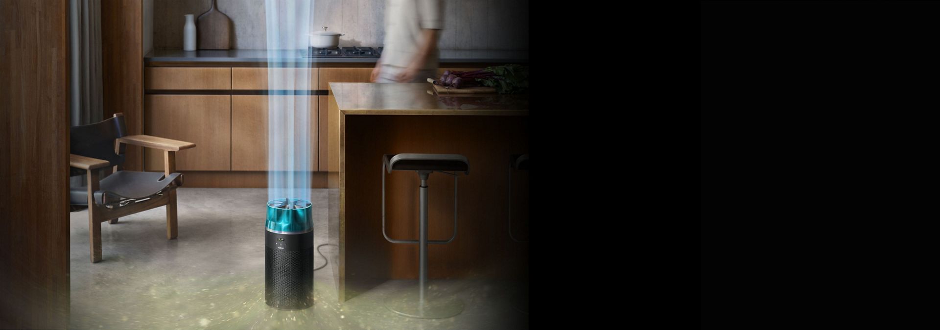 The Dyson HushJet Compact Purifier projects purified air in a large room.