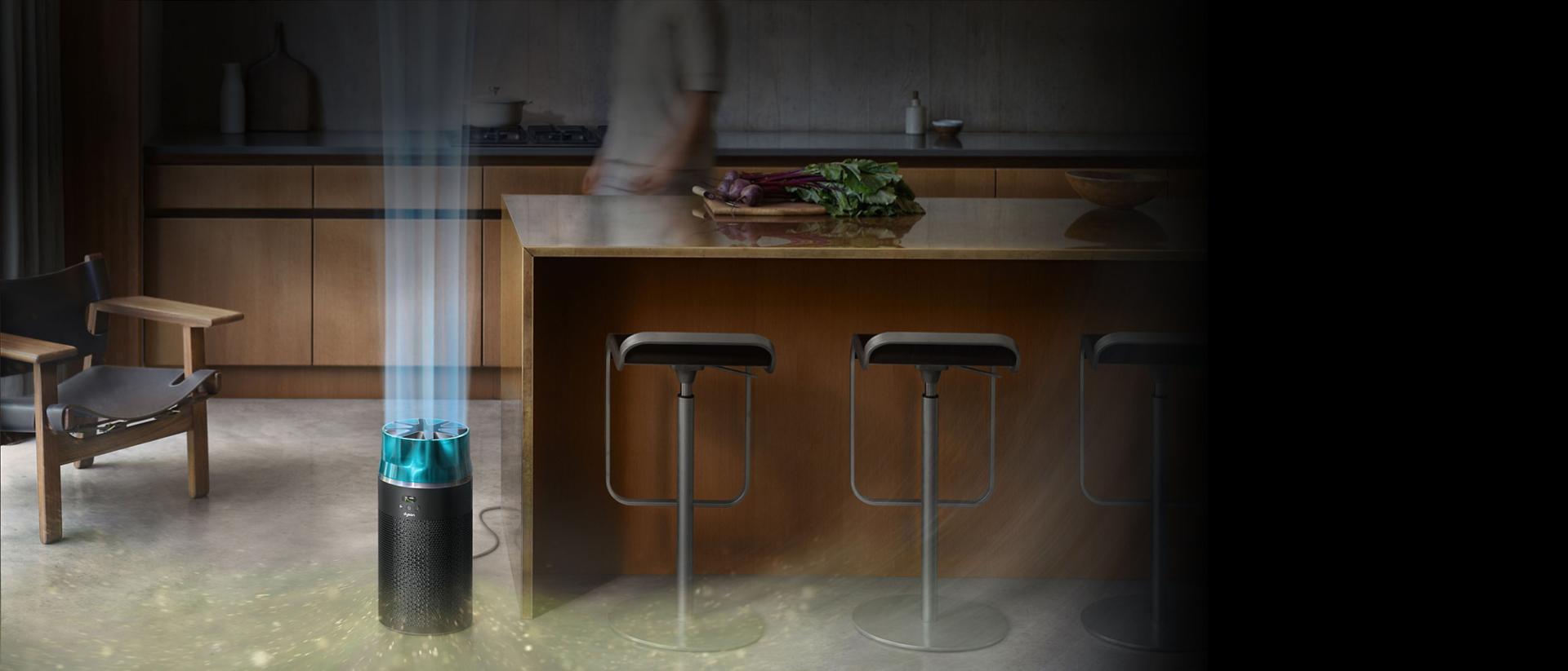 يقوم جهاز تنقية الهواء المدمج Dyson HushJet بتوزيع الهواء النقي في غرفة كبيرة.