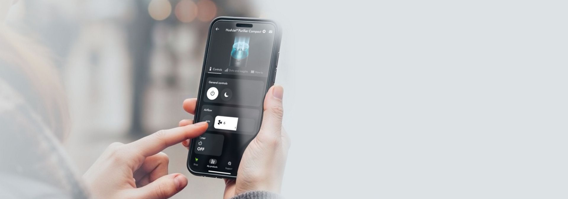 يمكن التحكم بجهاز تنقية الهواء من دايسون عبر تطبيق MyDyson على الهاتف.