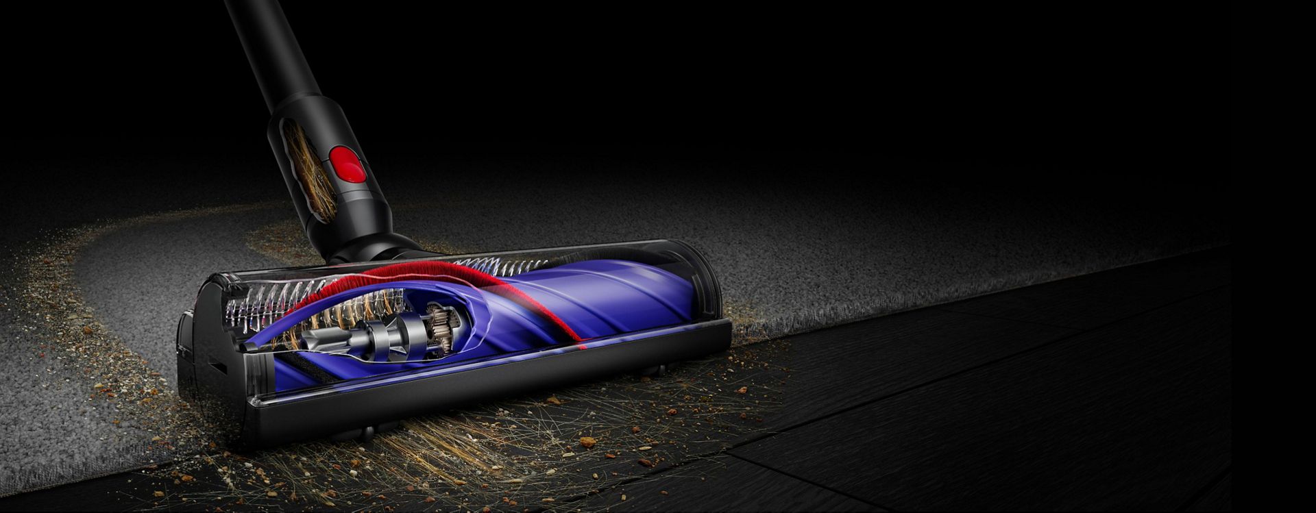 رأس Motorbar من دايسون ينظف عبر أنواع الأرضيات المختلفة.