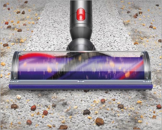 Motorbar puhastuspea eemaldab vaibalt tolmu ja prahi.