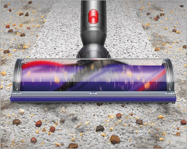 Motorbar puhastuspea eemaldab vaibalt tolmu ja prahi.