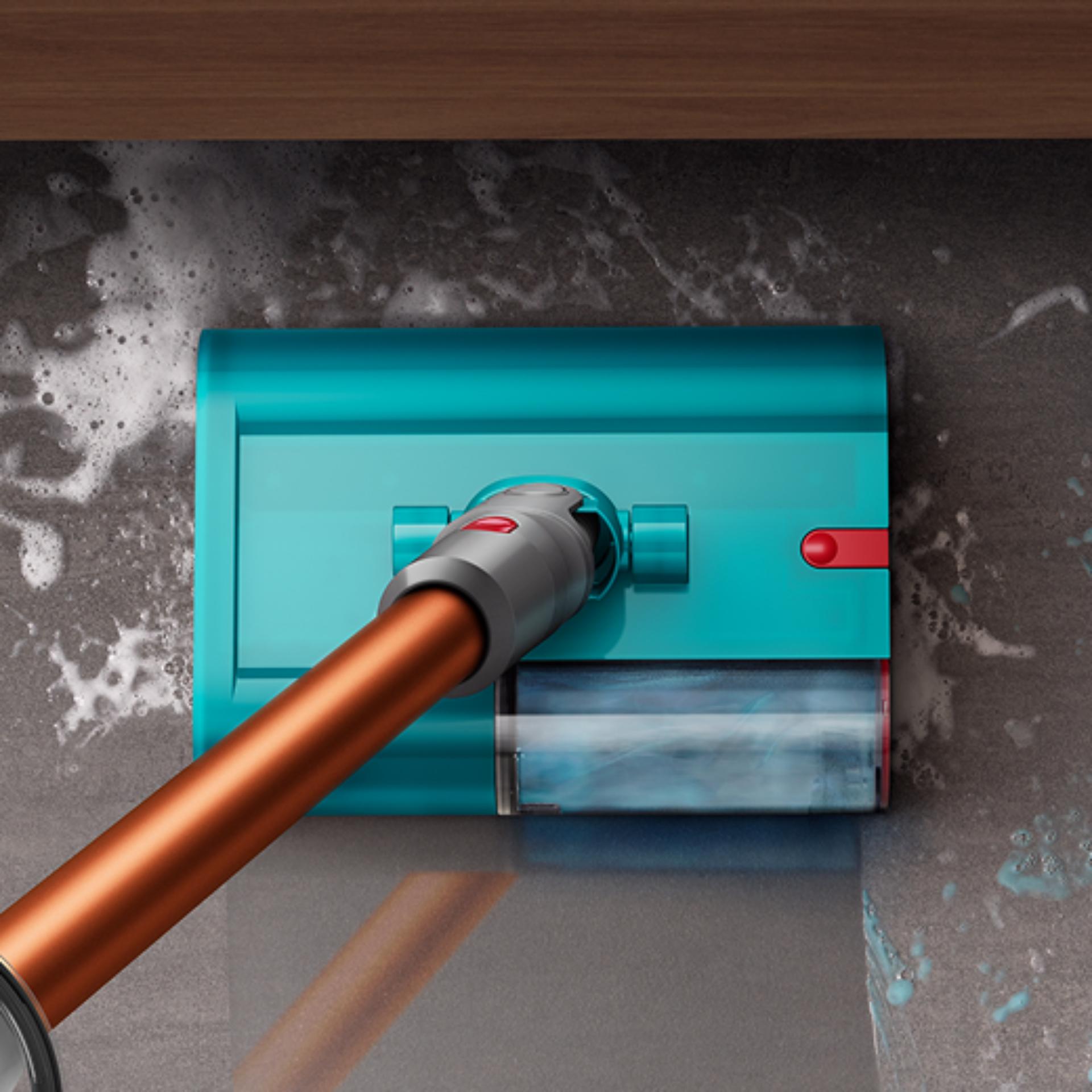 Podlahová hubice Submarine pro vytírání používaná k úklidu podlahy v koupelně.