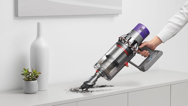 Dyson V10 jako ręczny stół do sprzątania.