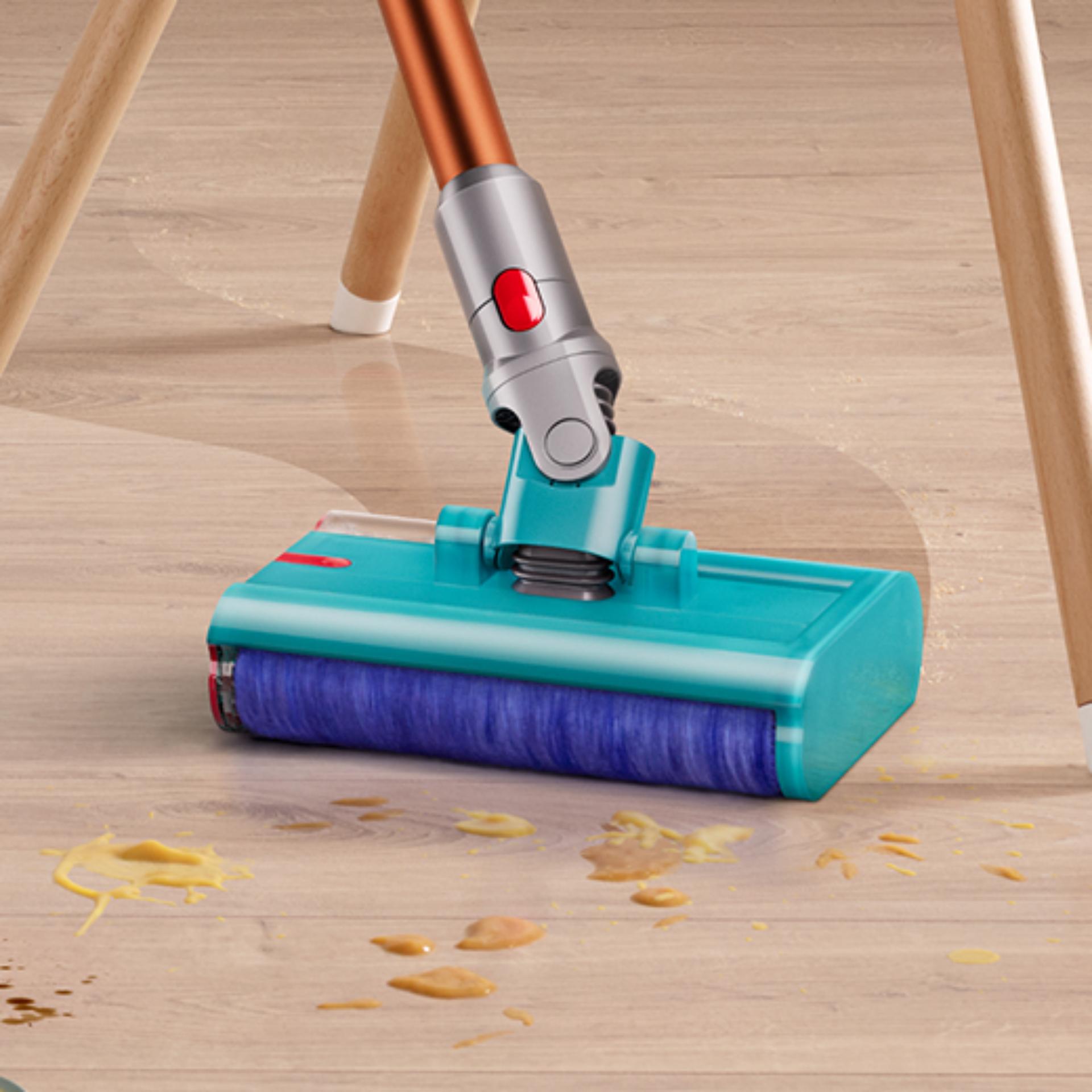 Podlahová hubice Submarine pro vytírání používaná k úklidu kolem nohy stolu.