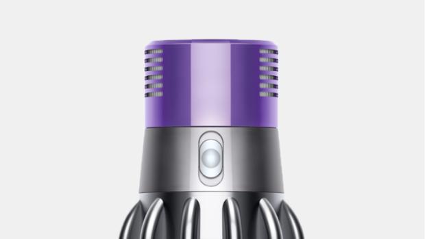 Režīmu izvēles pogas tuvplāns uz Dyson Cyclone V10 putekļu sūcēja.