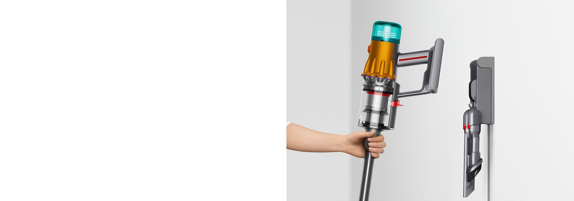 Odkurzacz Dyson V12 po użyciu umieszczony w stacji dokującej na ścianie.