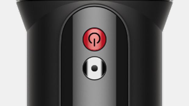 Dyson V8 Cyclone elektrikli süpürgenin Güç ve Mod seçme düğmelerinin yakın çekimi.