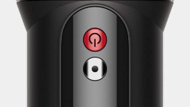 Dyson V8 Cyclone elektrikli süpürgenin Güç ve Mod seçme düğmelerinin yakın çekimi.