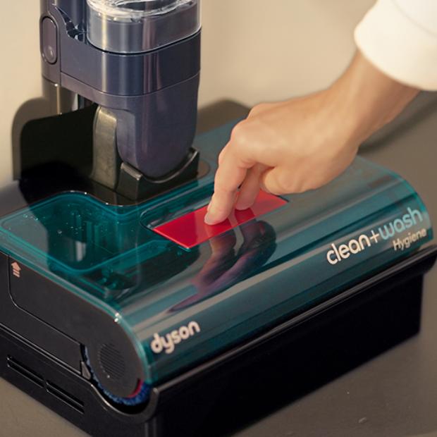 Systém odpadu vyjmutý z podlahové hubice.