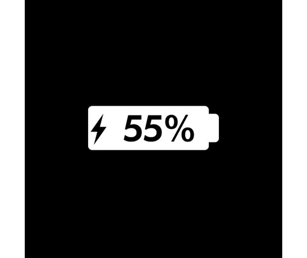 Ikona baterie s bleskem a aktuální úrovní nabití.