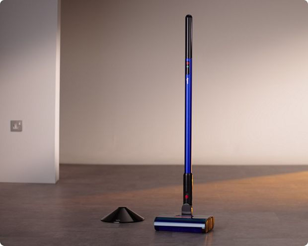 Čistič Dyson W1 PencilWash s dokovací stanicí.