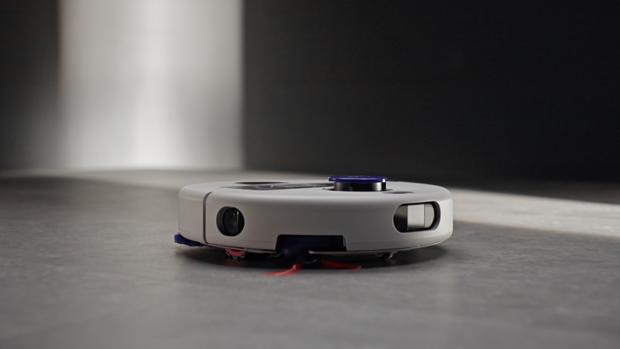 Dyson R2 Nurovi Wash+Dry robot vacuum mapping a home before the first clean.