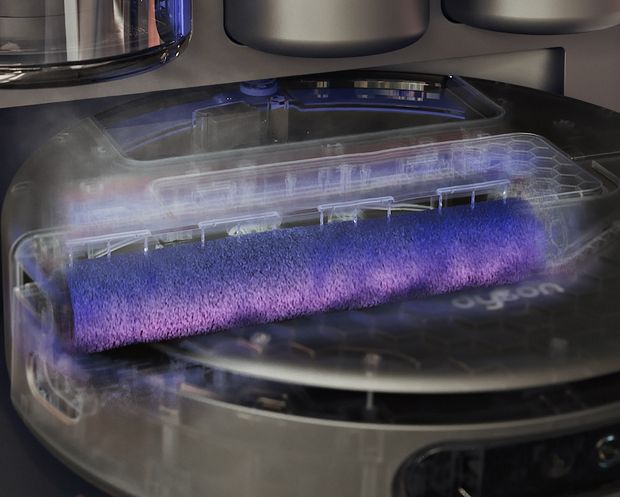 The Dyson Cyclonic dock dries the roller with air heated to 45 degrees Celsius.