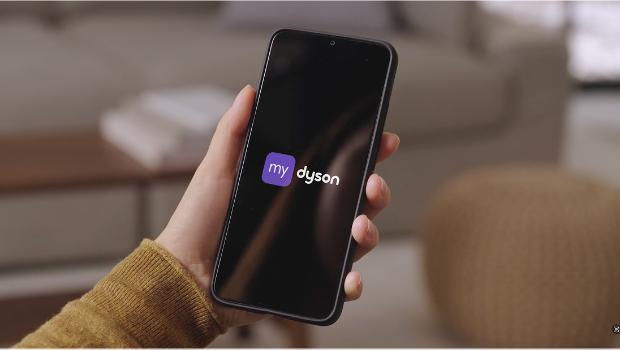 Aplicația MyDyson pe ecranul unui telefon.