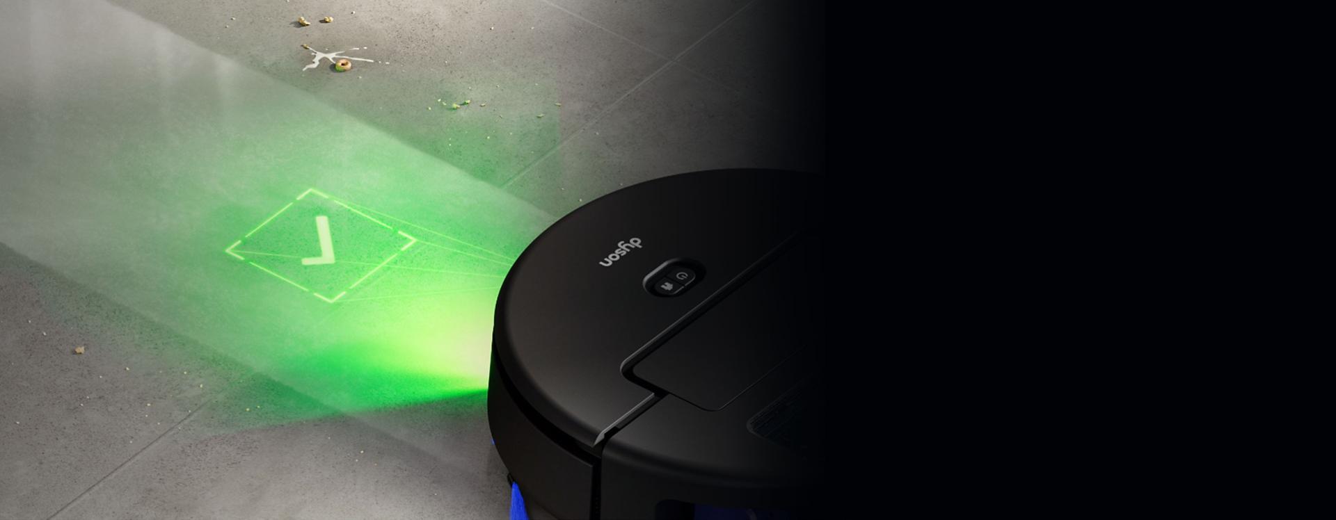 تتحقق المكنسة الروبوت Dyson Spot+Scrub Ai من أن الأرضية نظيفة تمامًا قبل المتابعة.