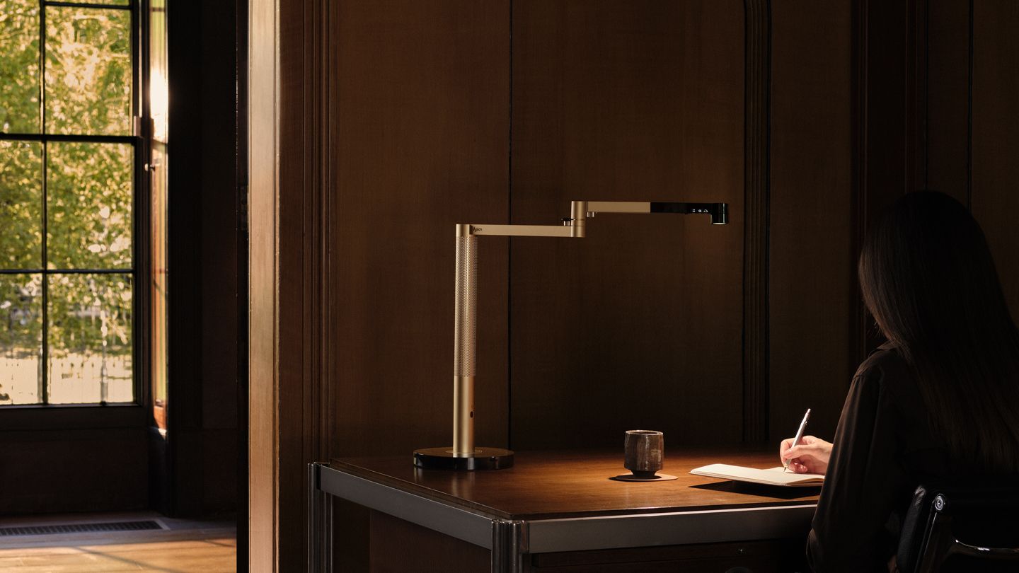 Dyson Solarcycle Morph™ Desk light (Black/Black) | Dyson