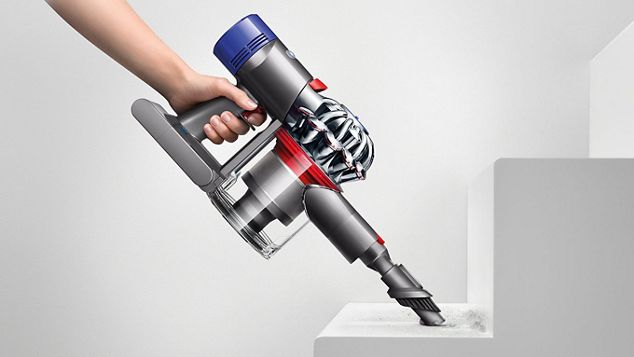L'aspirapolvere senza filo Dyson V8 Absolute Plus utilizzato come portatile 