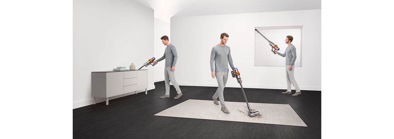 Man cleans several places in the house with Dyson V15™