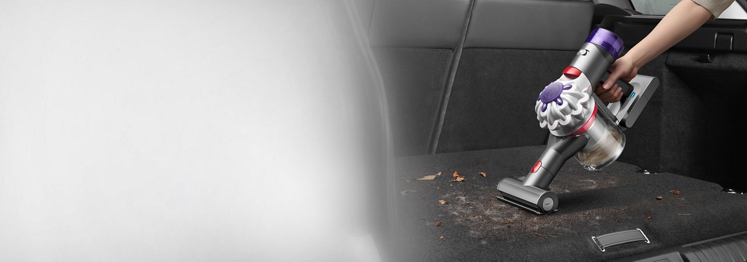 Dyson V15 Detect mostrando la polvere sul pavimento