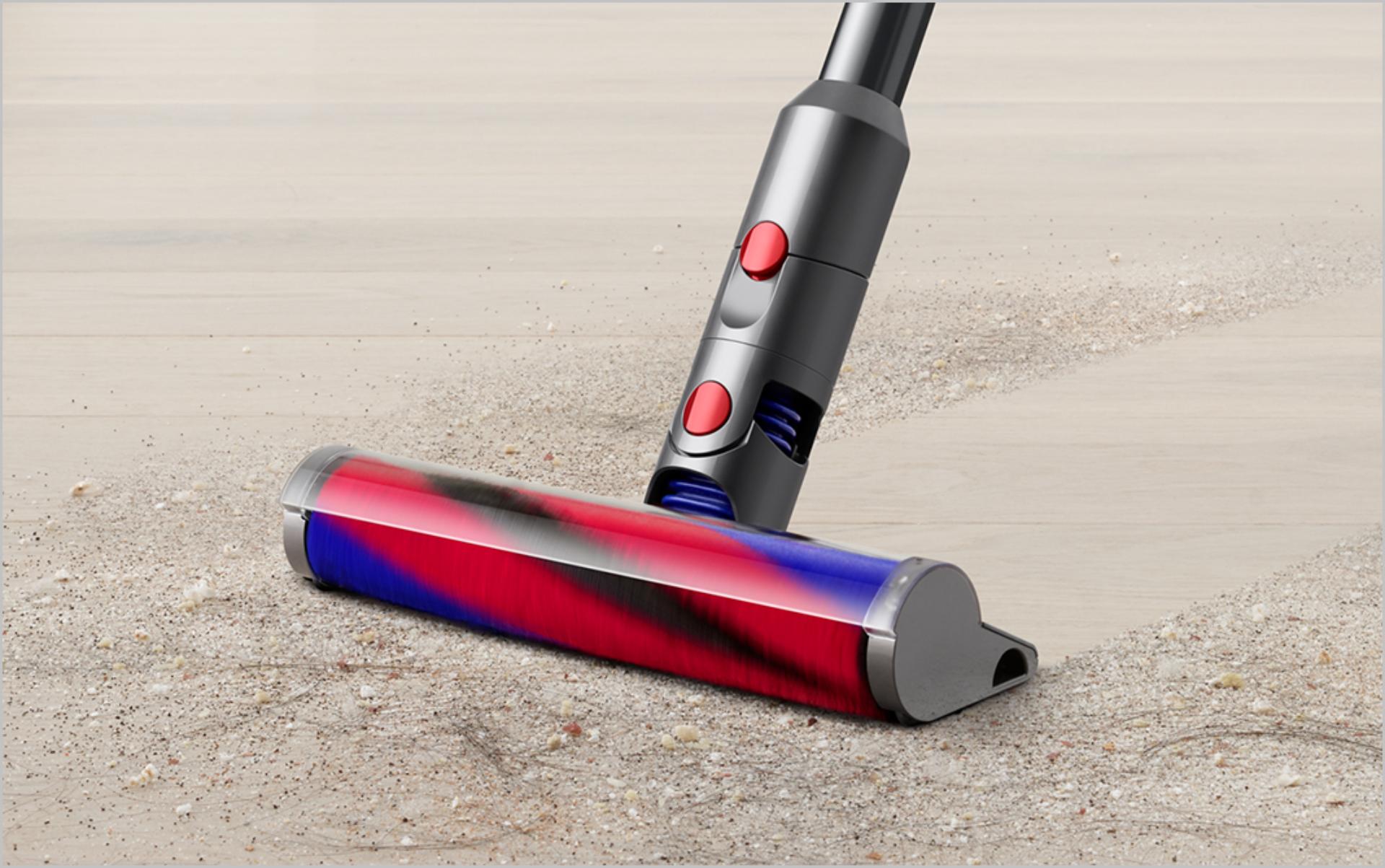 Dyson Digital Slim™ 輕量無線吸塵機正在清潔地板的圖像。