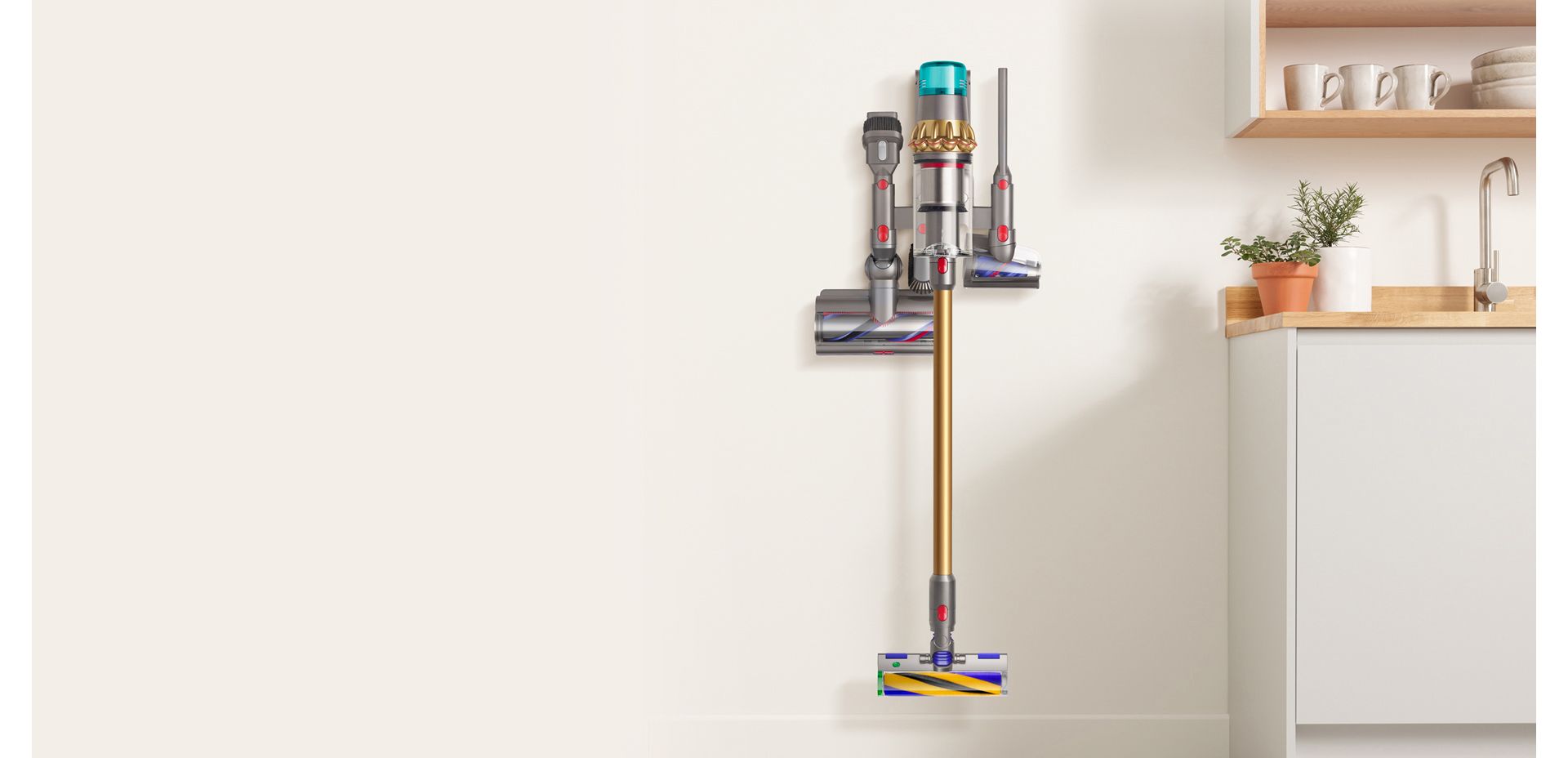 Wall Dok avec porte-accessoires multiples permettant de ranger un aspirateur et des outils