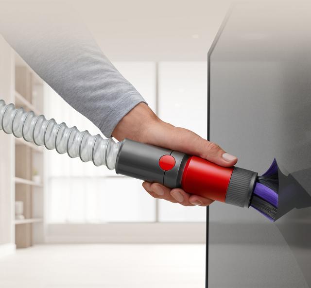 https://dyson-h.assetsadobe2.com/is/image/content/dam/dyson/services-and-support/tools/696/detail-cleaning-kits/696_SFB_Extension_hose_2-0_2.jpg?$responsive$&cropPathE=mobile&fit=stretch,1&fmt=pjpeg&wid=640
