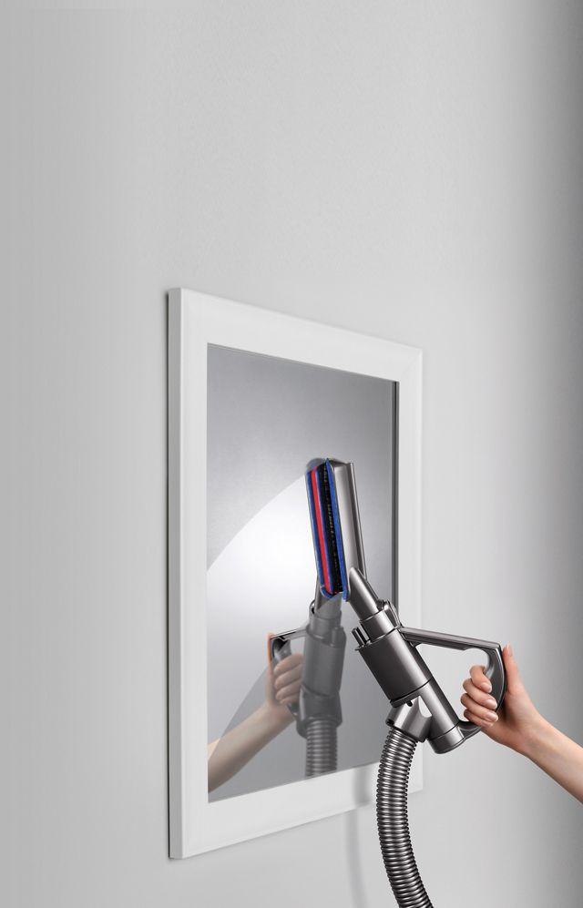https://dyson-h.assetsadobe2.com/is/image/content/dam/dyson/services-and-support/tools/carbon-fibre-dusting/carbon-fibre-dusting-tool-mirror.jpg?$responsive$&cropPathE=mobile&fit=stretch,1&wid=640