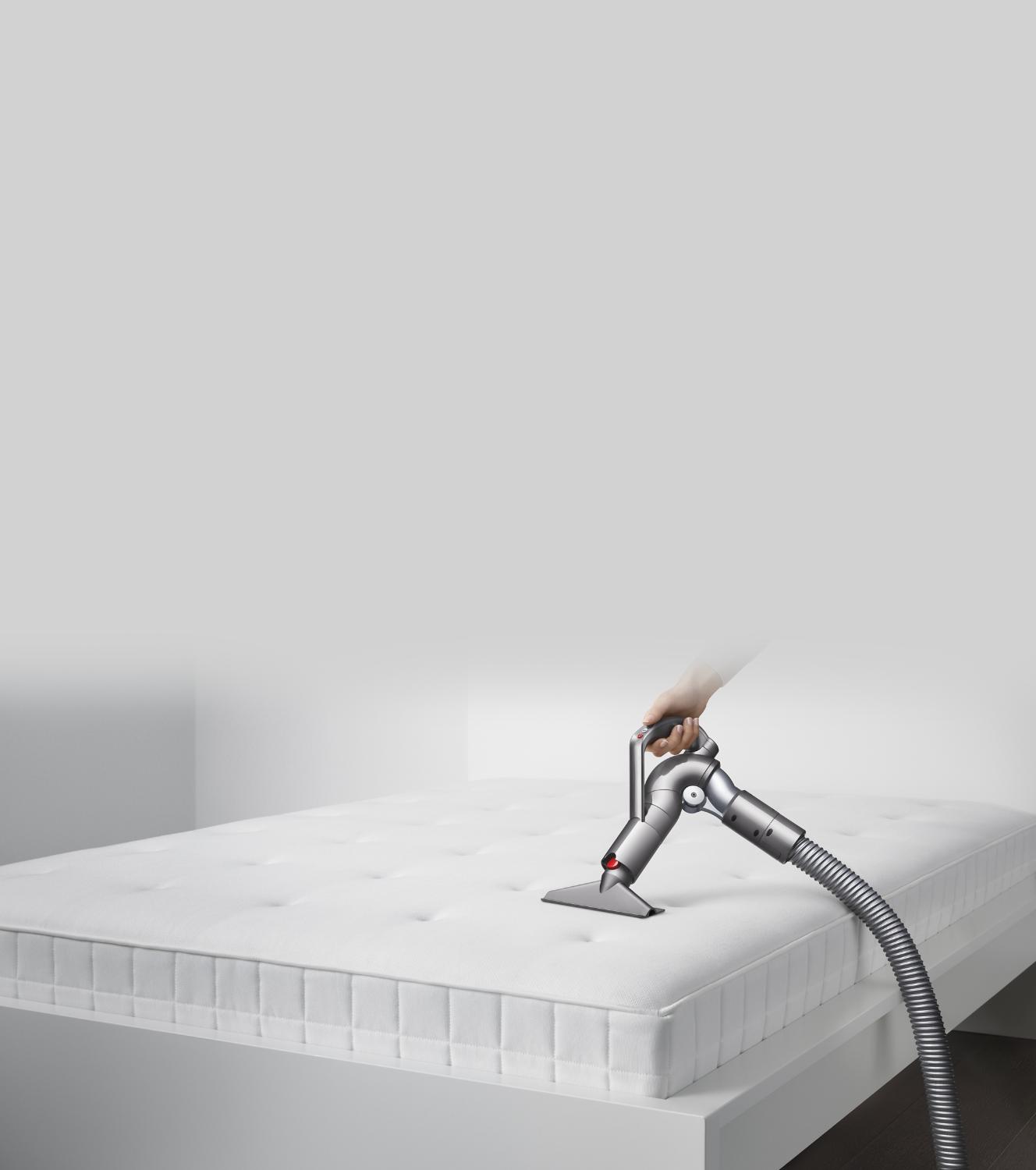 Quick-release mattress tool on mattress