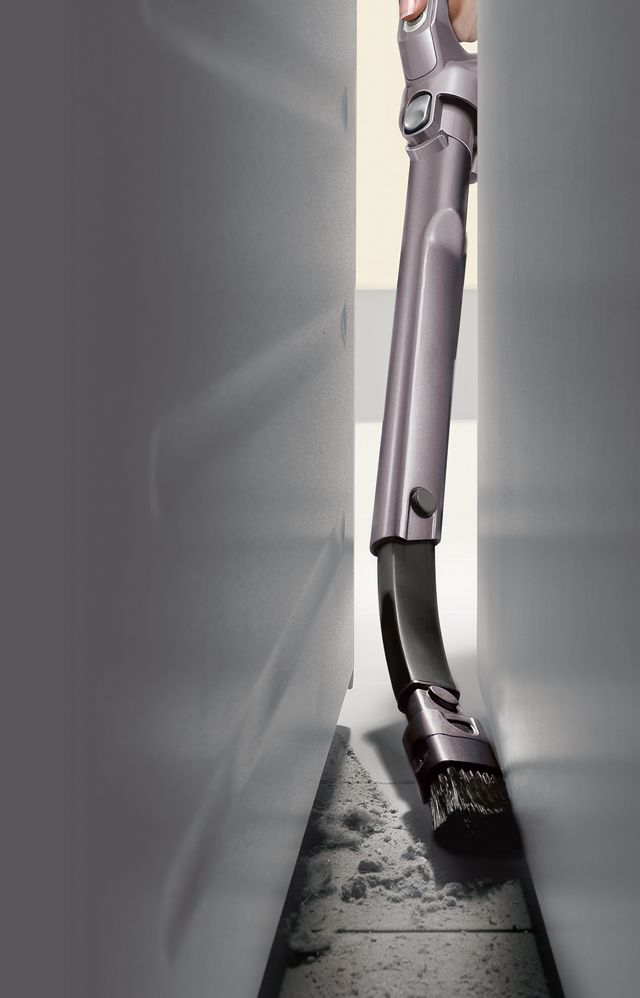 https://dyson-h.assetsadobe2.com/is/image/content/dam/dyson/services-and-support/tools/flexi-crevice/flexi-crevice-FW02.jpg?$responsive$&cropPathE=mobile&fit=stretch,1&wid=640