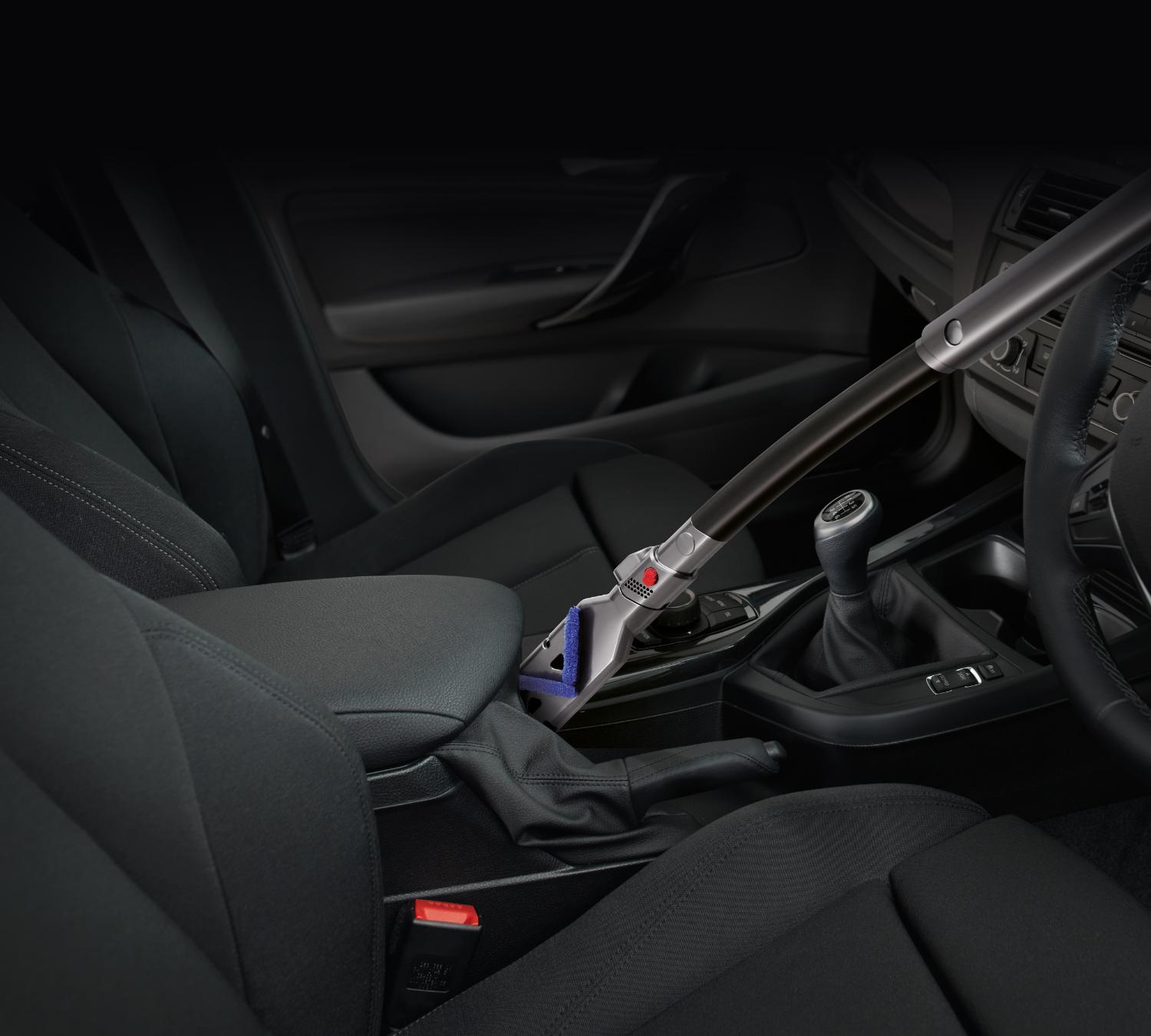 Reach under borstel in middenconsole auto