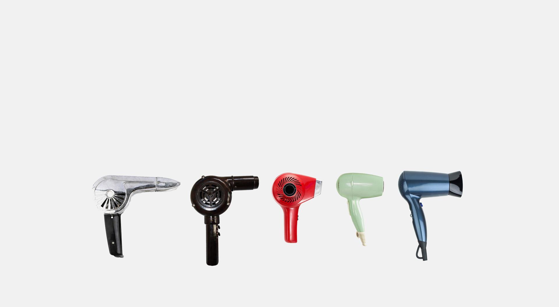 Üst üste farklı saç kurutma makineleri