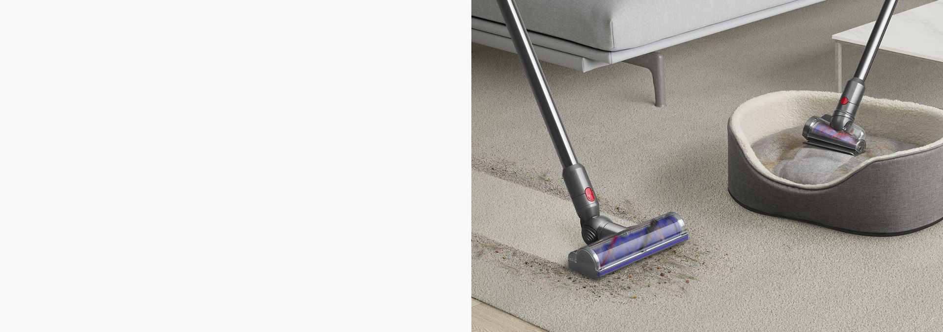 Tête d’aspirateur Motorbar aspirant des poils du plancher