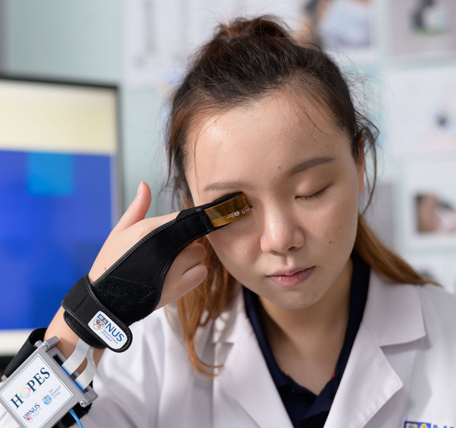 Glaucoma testing device data via bluetooth
