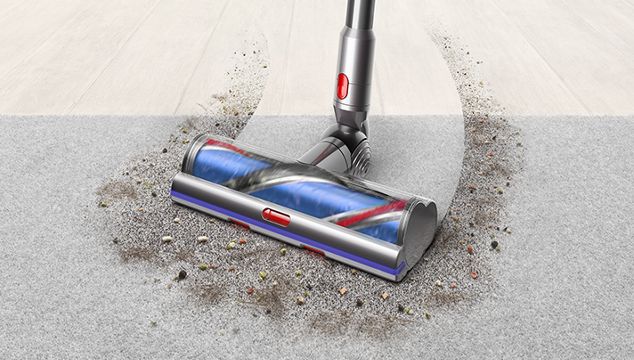 Dyson Outsize cleaning carpet