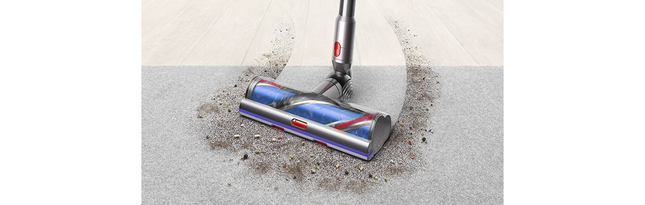 Dyson Outsize cleaning carpet